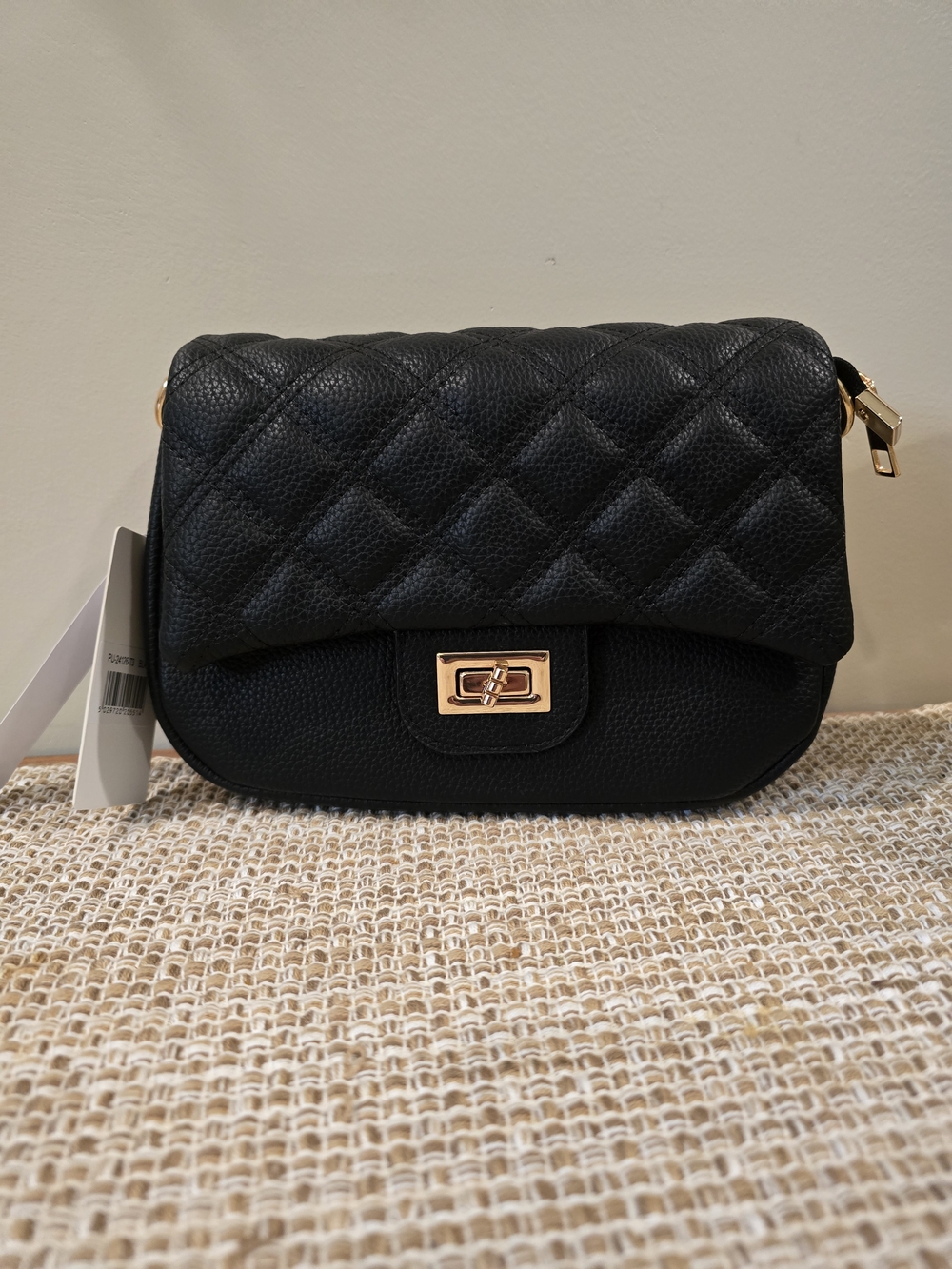 🔥 Black Quilted Leather Crossbody Bag with Gold Hardware